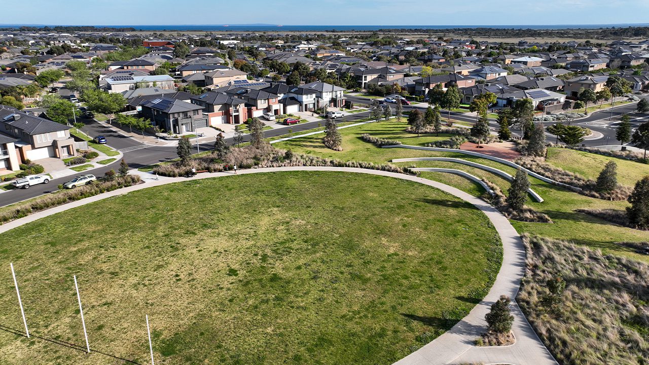 Svg+xml;charset=utf — tract Elevated view of a sporting oval and outdoor amphitheater style seating