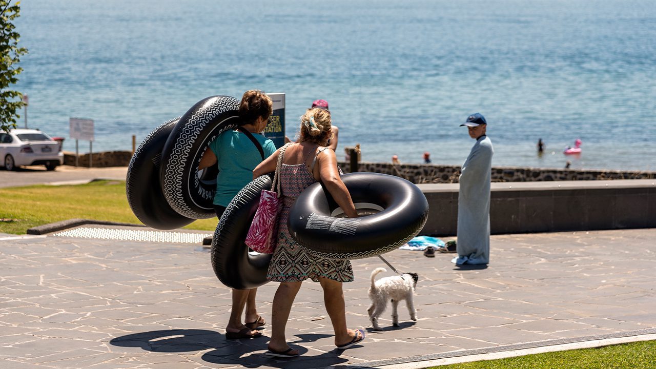 Svg+xml;charset=utf — tract Cowes foreshore