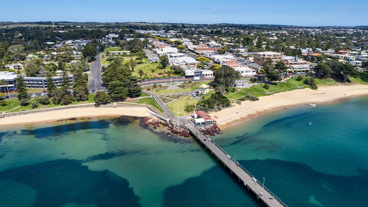 Svg+xml;charset=utf — tract Cowes foreshore