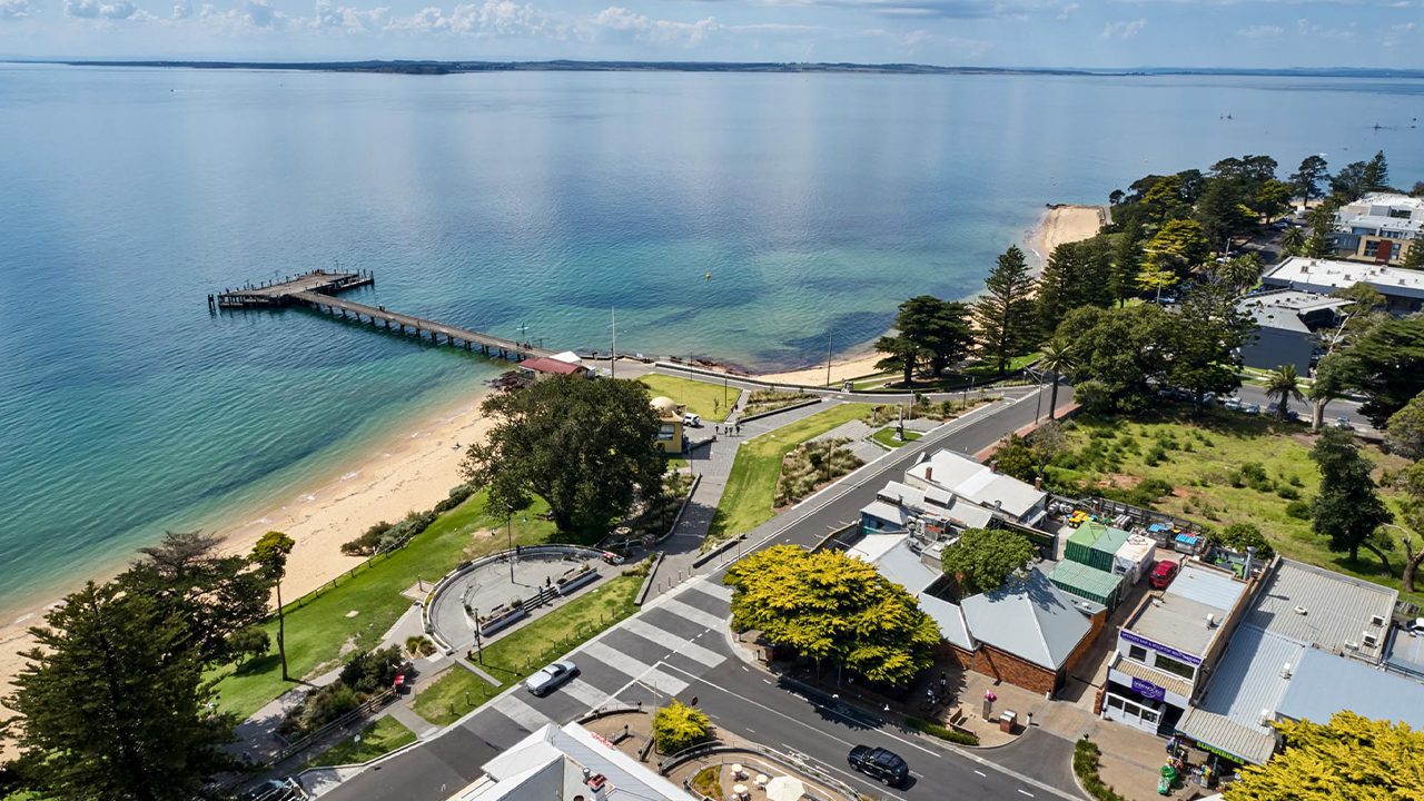 Svg+xml;charset=utf — tract Cowes foreshore