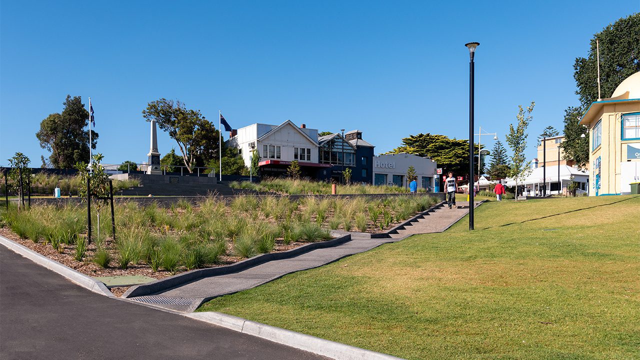 Svg+xml;charset=utf — tract Cowes foreshore