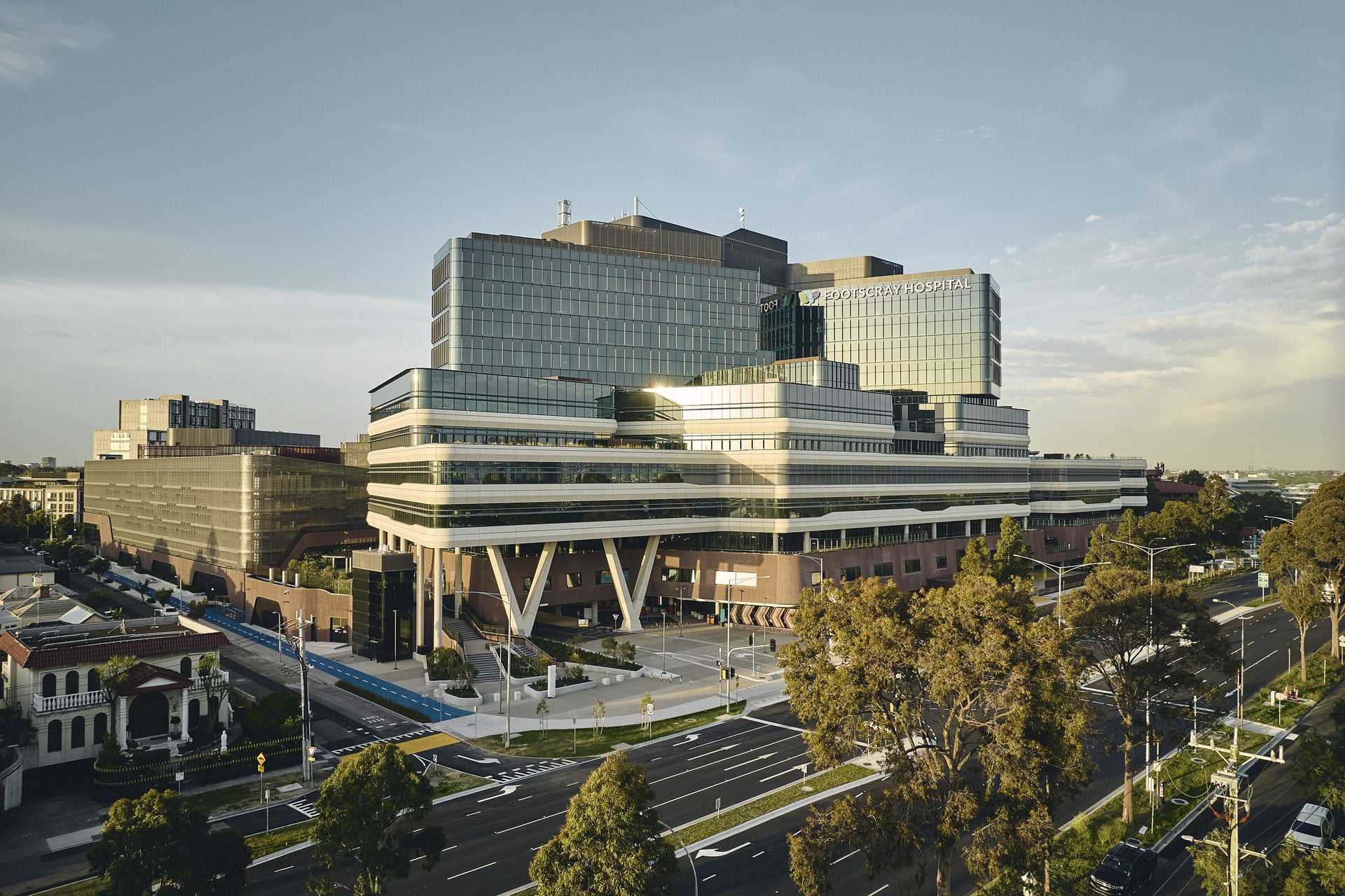 Svg+xml;charset=utf — tract New footscray hospital - photographer peter bennetts