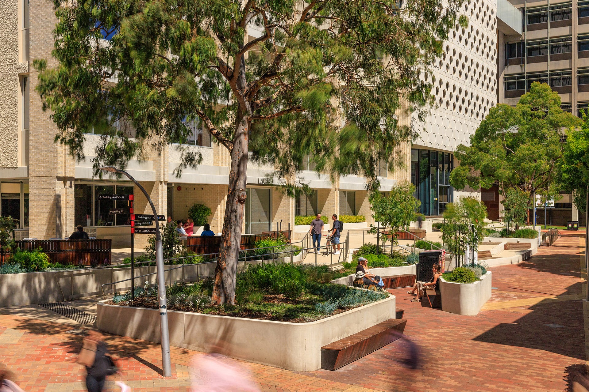Svg+xml;charset=utf — tract Latelab - swinburne university